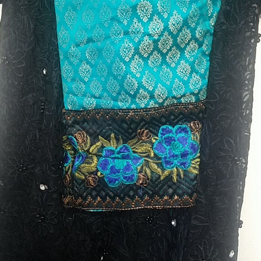 Dress - Picture 4 of 4